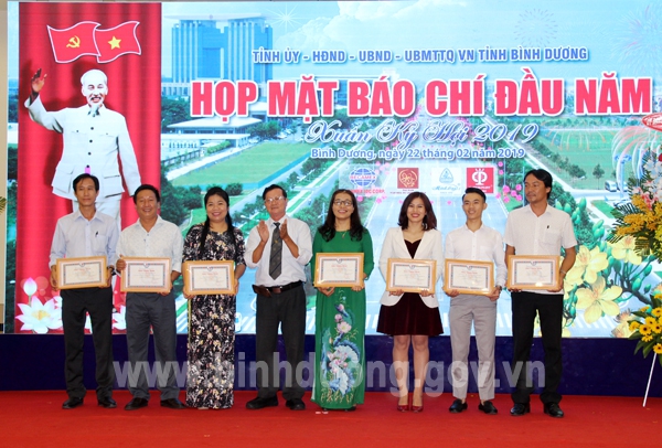 Bình Dương họp mặt báo chí đầu năm - Xuân Kỷ Hợi 2019 - Ảnh minh hoạ 8