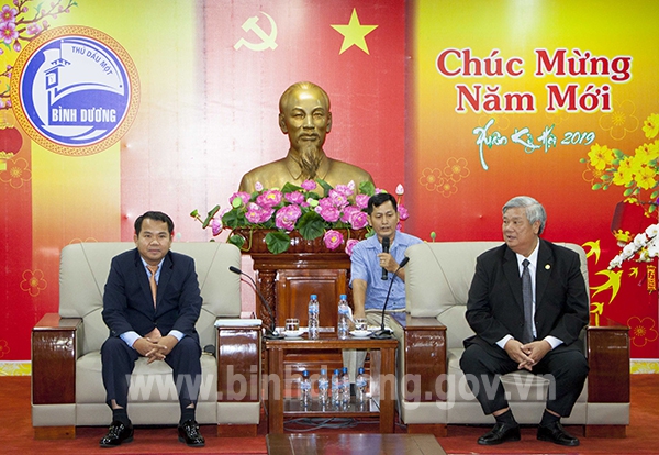 Lãnh đạo tỉnh tiếp Đoàn đại biểu tỉnh Kandal (Campuchia) đến chúc Tết
