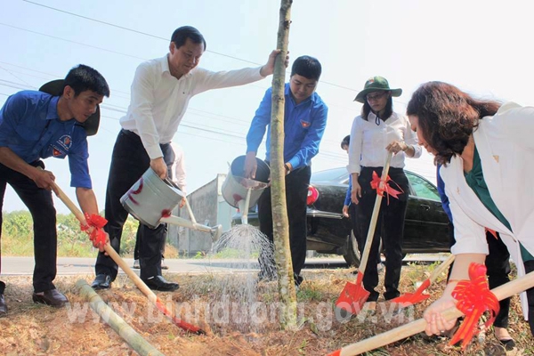 Bình Dương: Sôi nổi khởi động Tháng Thanh niên năm 2019 - Ảnh minh hoạ 2